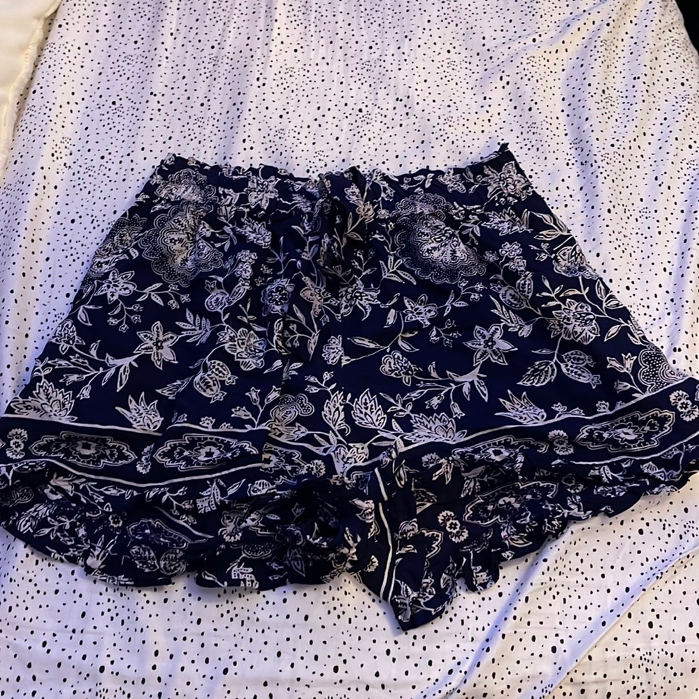 NWOT Blue Shorts Cinch bottoms